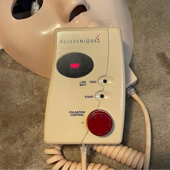 Vintage 1999 Rejuvenique System Linda Evans Facial Toning Kit/ Mask & VHS Works - Picture 9 of 12